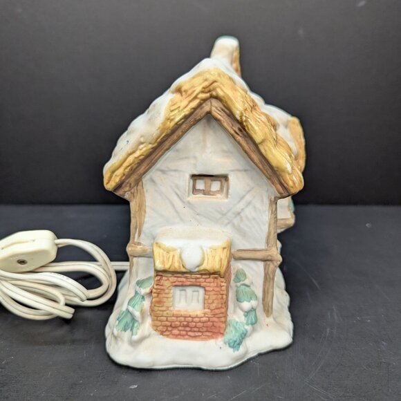 Christmas Cottage House Ceramic Thatched Roof Christmas Village Building Working - Picture 8 of 9